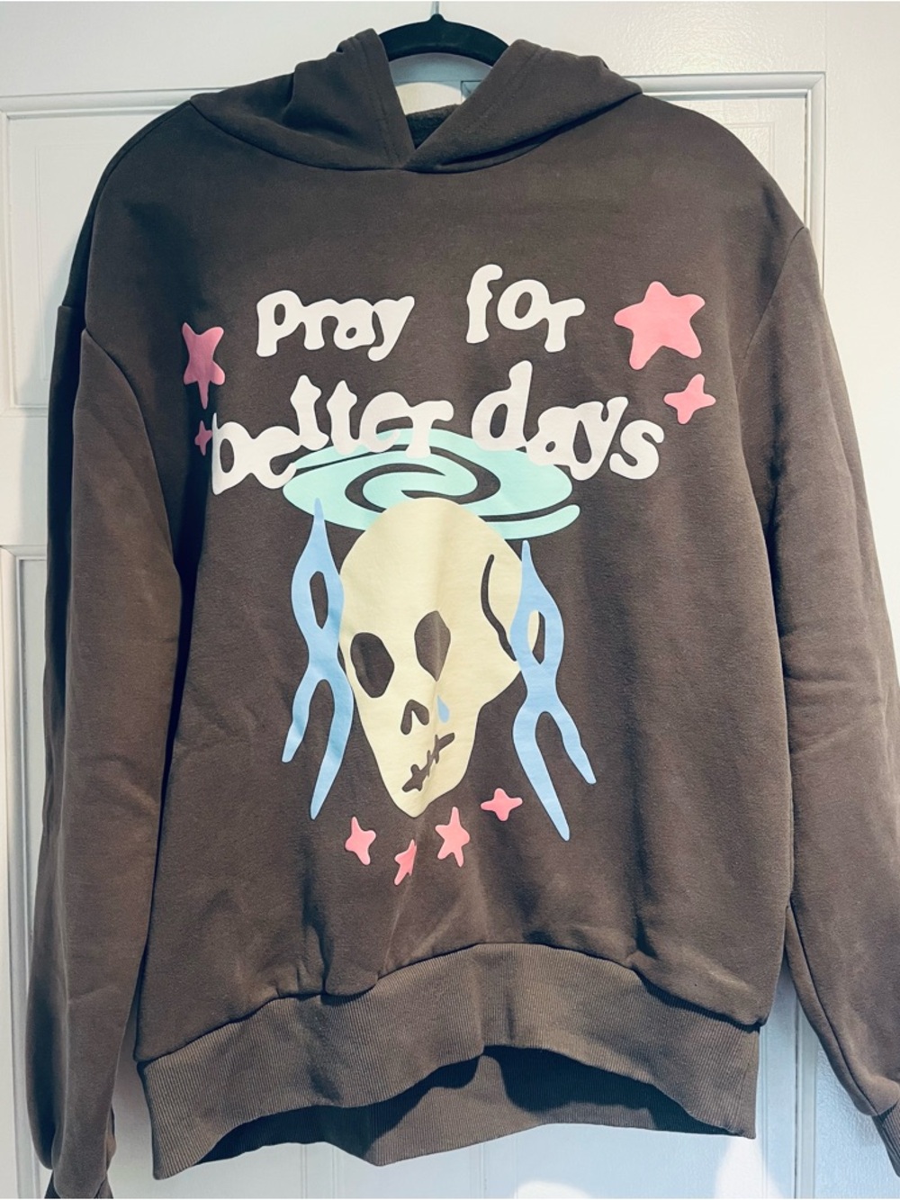 Graphic Hooded Sweatshirt with Skull Motif - Gray with Pastel Accents